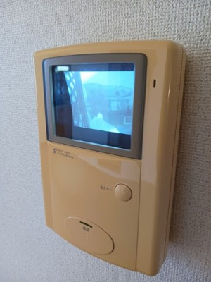 【セキュリティ】 | アンフィニ | モニター付きインターホンです