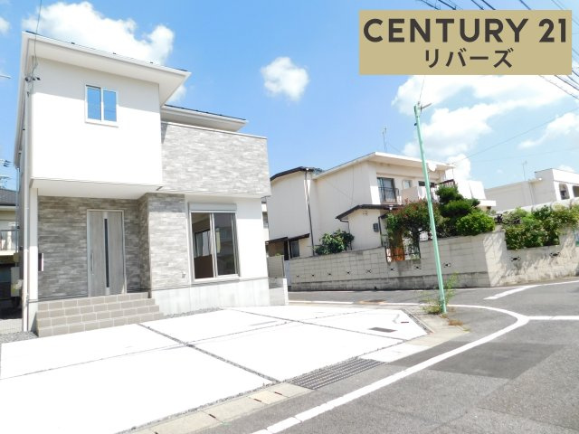 名古屋市天白区福池２丁目の新築一戸建の前面道路含む現地写真|☆１号棟☆　　新価格！！いつでも見学できます♪（お問合せ当日、平日、水曜、夜間でもＯＫ）　駐車並列３台ＯＫ！　角地！　南向き！　床暖房完備！　小学校徒歩３分♪