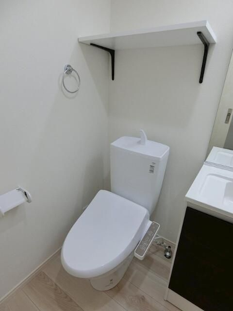 ＱＵＩＥＴ　ＣＲＡＢ　ＨＯＵＳＥ　ＩＬ　ＭＯＮＴＥ（イルモンテ）Ｃ号棟のトイレ