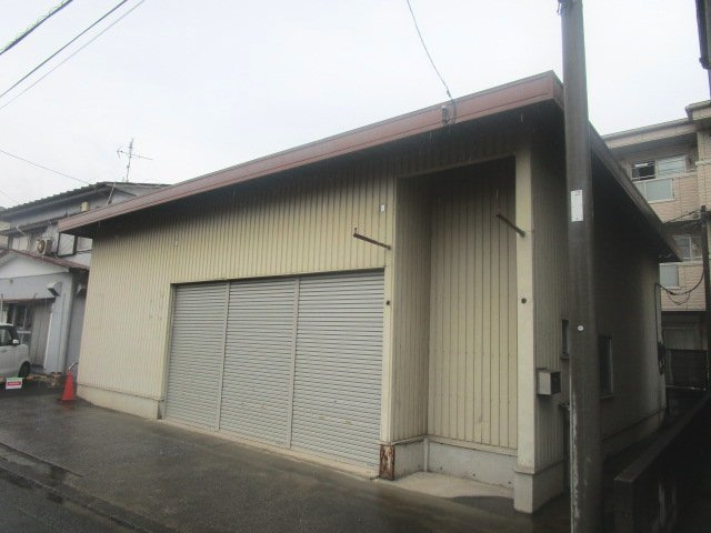 川崎市高津区明津の倉庫