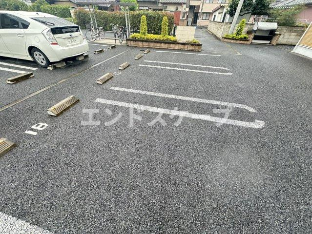 ドリームハイツＡの駐車場|高崎、前橋のお部屋探しはエンドスケープまで！お客様の理想お聞かせ下さい♪