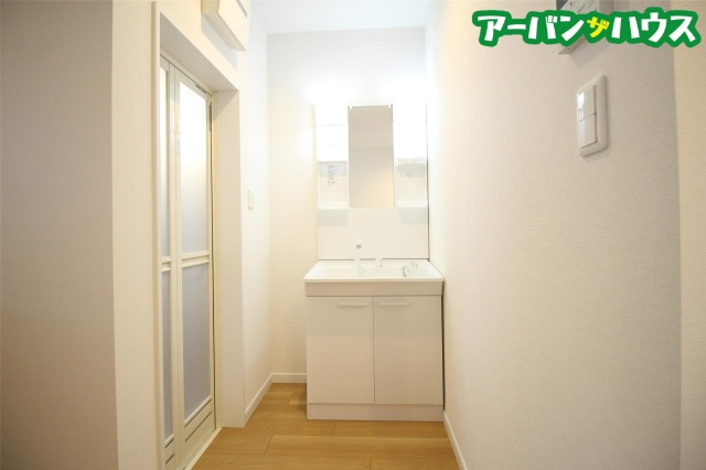 パシフィコ A棟の独立洗面台