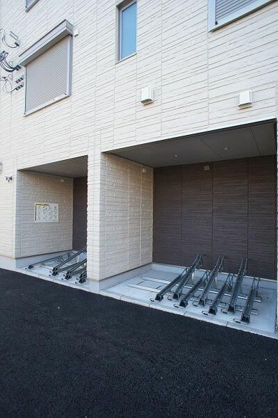 Ｖｉｔｒａｉｌ　Ｆｕｋａｓａｗａの駐車場|車をお持ちの方に嬉しい駐車場付きの物件です