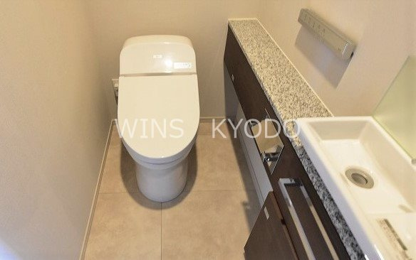 世田谷区砧５丁目の賃貸マンションのトイレ