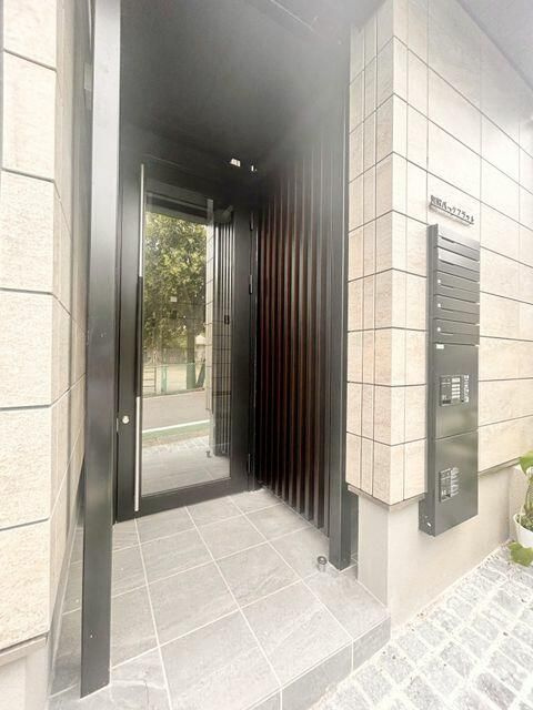 深沢パークフラットのエントランス|建物の内部です