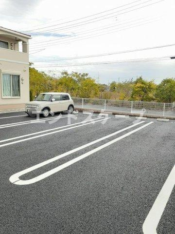 シャイニング　Ｂの駐車場|高崎、前橋のお部屋探しはエンドスケープまで！お客様の理想お聞かせ下さい♪