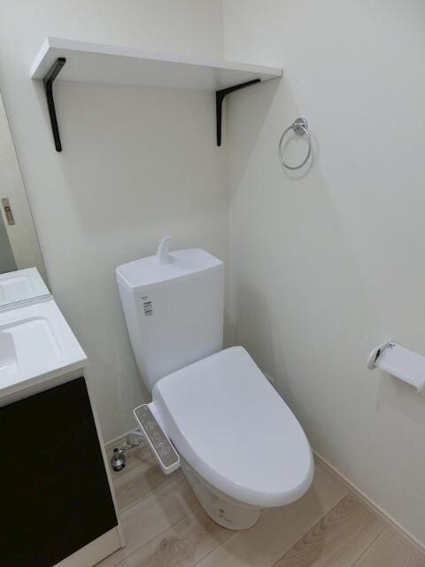 ＱＵＩＥＴ　ＣＲＡＢ　ＨＯＵＳＥ　ＩＬ　ＭＯＮＴＥ（イルモンテ）Ｄ号棟のトイレ