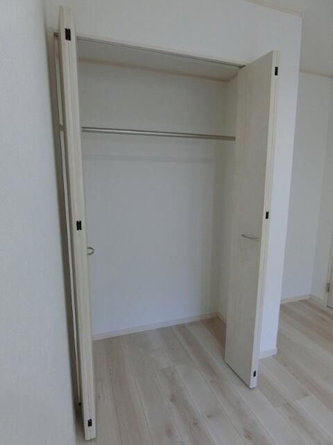 ＱＵＩＥＴ　ＣＲＡＢ　ＨＯＵＳＥ　ＩＬ　ＭＯＮＴＥ（イルモンテ）Ｄ号棟の収納
