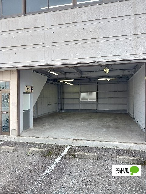 中居町４丁目倉庫付事務所の内装