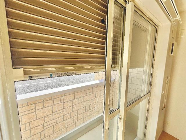 エストレインの設備|窓シャッターあります