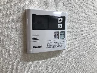 ラブリーハウスⅡ番館・Ⅲ番館の設備|給湯器リモコン（イメージ）