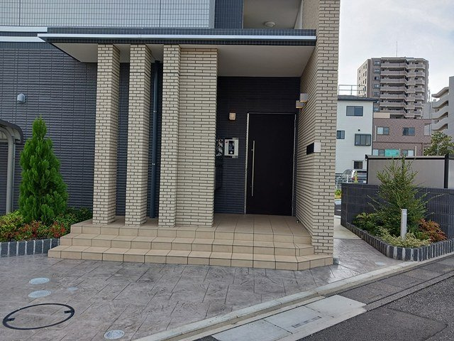 グランメゾンのエントランス