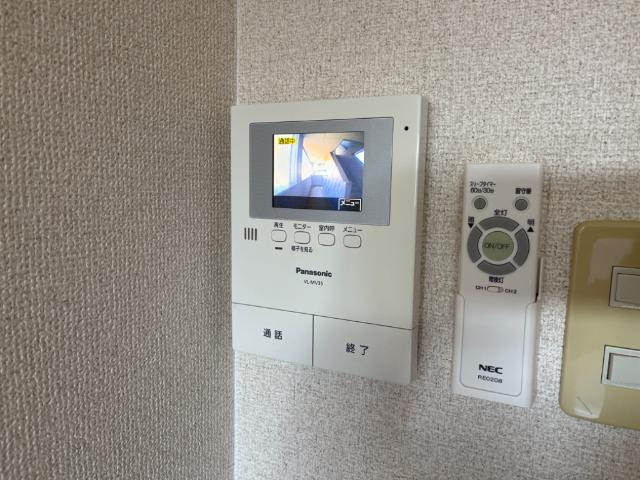 ピアチェーレＴⅡ左京山の内装|カメラ付インターホン