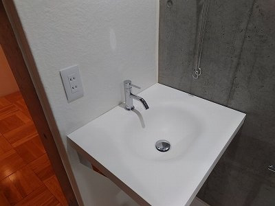 Ｍｏｎ－ｎａｋａ　Ａｐａｒｔｍｅｎｔ　Ｔｅｒｒａｃｅの洗面所