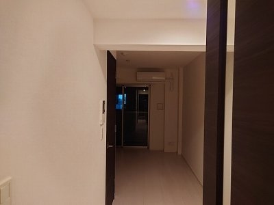 Ｍｏｎ－ｎａｋａ　Ａｐａｒｔｍｅｎｔ　Ｔｅｒｒａｃｅの洋室