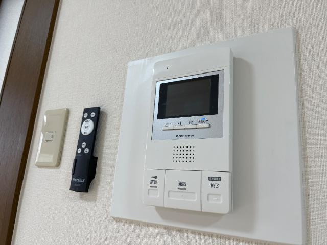 プラティークＢの内装|カメラ付インターホン