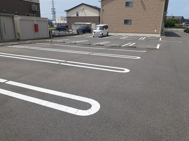メゾン　ベレット　Ａの駐車場