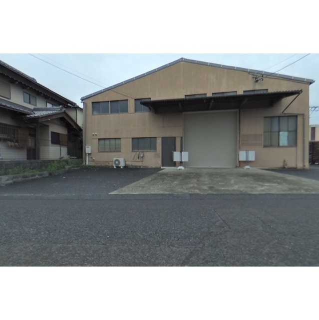 羽島郡岐南町八剣１丁目の倉庫の駐車場