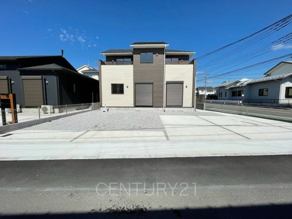 前橋市北代田町全４棟１期３号棟の前面道路含む現地写真|陽当たり良好です