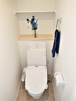 【トイレ】 | ＣＬＫ富士見台 | 収納棚つきのウォシュレット付きトイレです