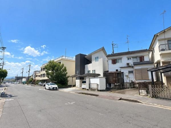 【前面道路含む現地写真】