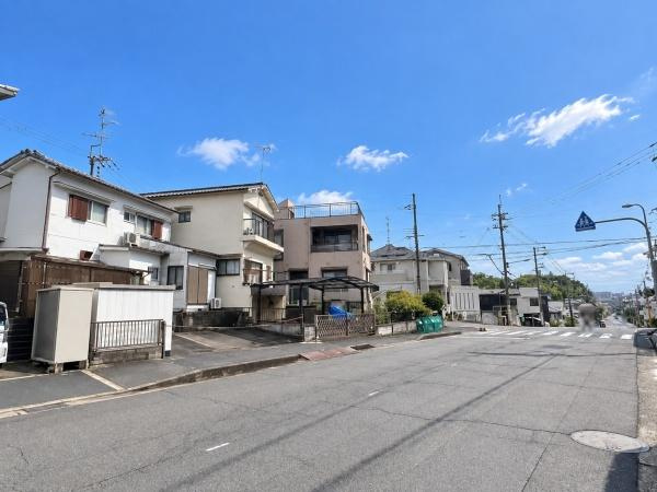 【前面道路含む現地写真】