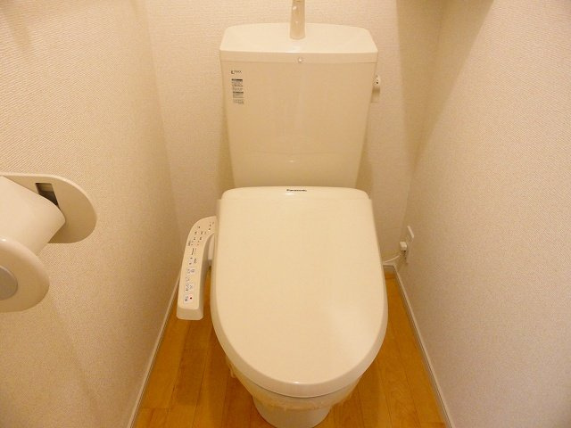 エストレーモのトイレ|コンパクトで使いやすいトイレです