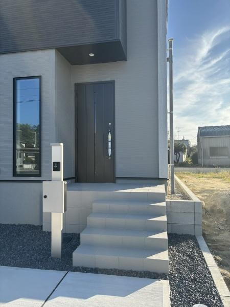 岡崎市矢作町第3　全2棟・2号棟の玄関|訪れる人を心地よく迎え入れます。