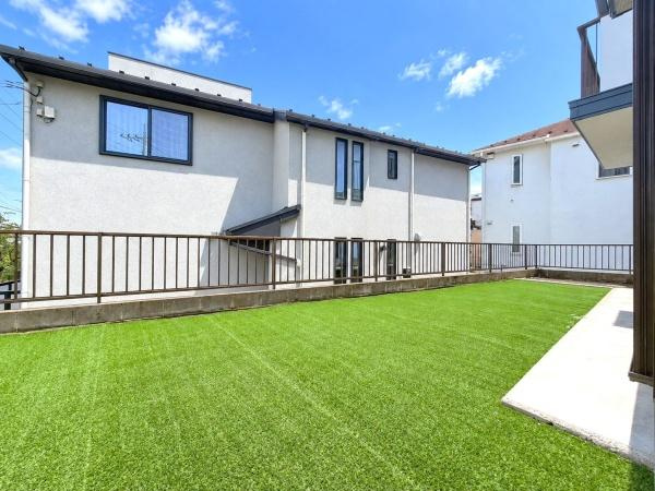 横浜市青葉区美しが丘西２丁目の中古一戸建の庭
