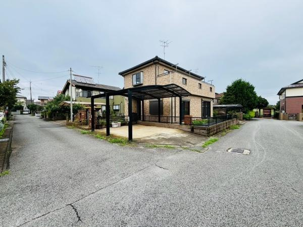 八街市八街にの中古一戸建の前面道路含む現地写真