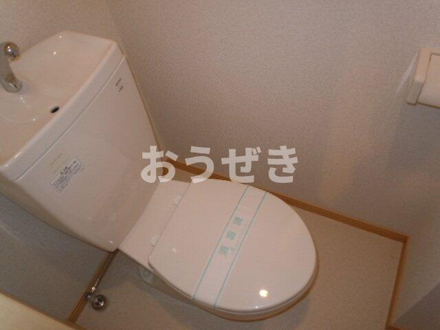 ロイヤルシティ田端のトイレ|※同室タイプの写真です。