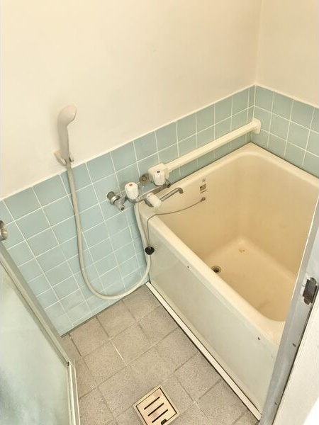 ステラメゾン氷室町の浴室