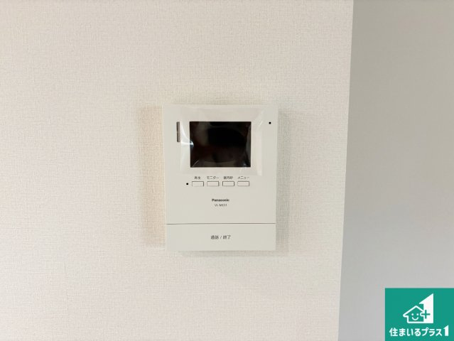 池田市旭丘　第1期　新築一戸建てのセキュリティ|カラーモニターインターホン！声だけでなく来訪者の姿や顔がモニターで確認できるので、小さなお子様がいらっしゃるご家庭でも安心できます！