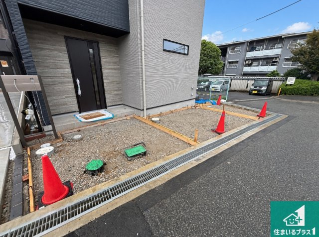 池田市旭丘　第1期　新築一戸建ての駐車場|２台分の駐車スペース有り！急な来客でも安心です！