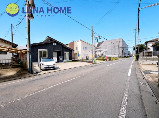 土浦市中村南　新築戸建　1号棟の前面道路含む現地写真