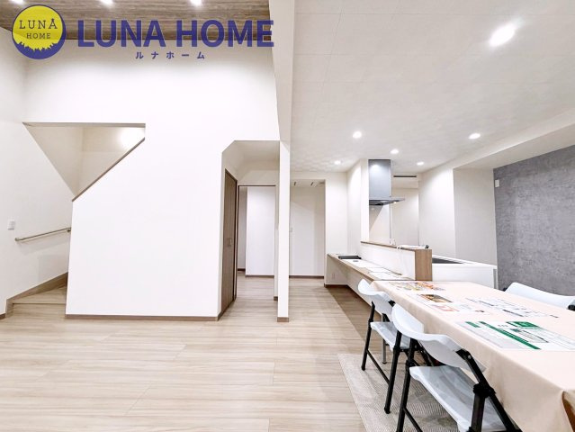 土浦市中村南　新築戸建　1号棟の居間・リビング