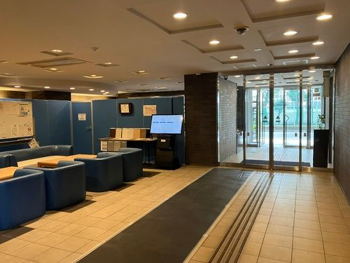 クレッセント東京サウスのエントランス