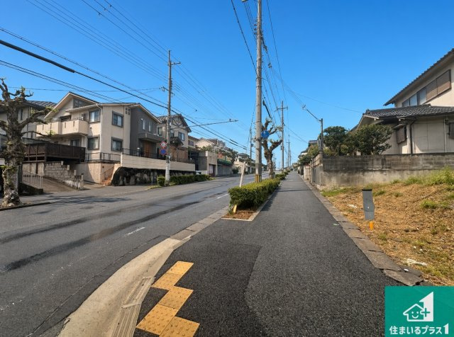 明石市大久保町高丘　第1期　新築一戸建ての前面道路含む現地写真|周辺は落ち着いた街並みの住宅地！子育てがしやすい住環境です！まだ未完成ですが、現地でしかわからない事もございます。是非一度ご覧ください。