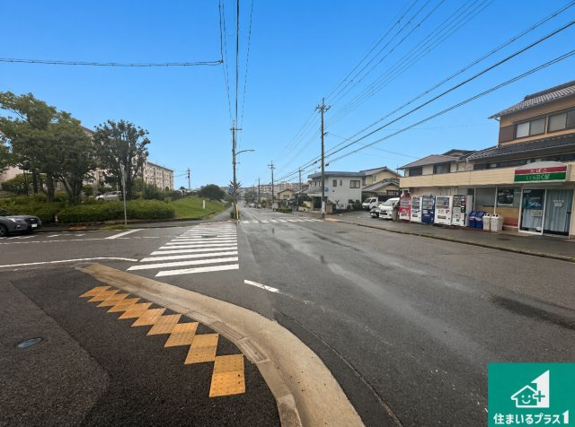 明石市大久保町高丘　第1期　新築一戸建ての前面道路含む現地写真|周辺は落ち着いた街並みの住宅地！子育てがしやすい住環境です！まだ未完成ですが、現地でしかわからない事もございます。是非一度ご覧ください。