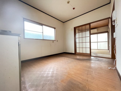 【居間・リビング】 | コーポ橋本 | クリーニング前の状態です。