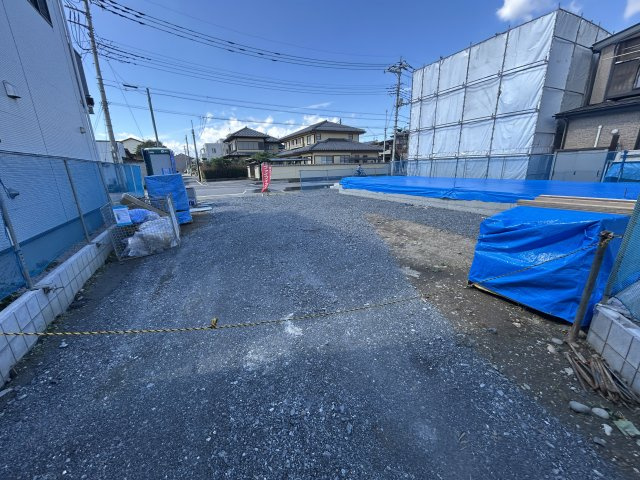 新築　前橋市三俣町1丁目　全2区画　1号棟の駐車場|現地写真　駐車スペースは建物南側に並列2台分可能です！