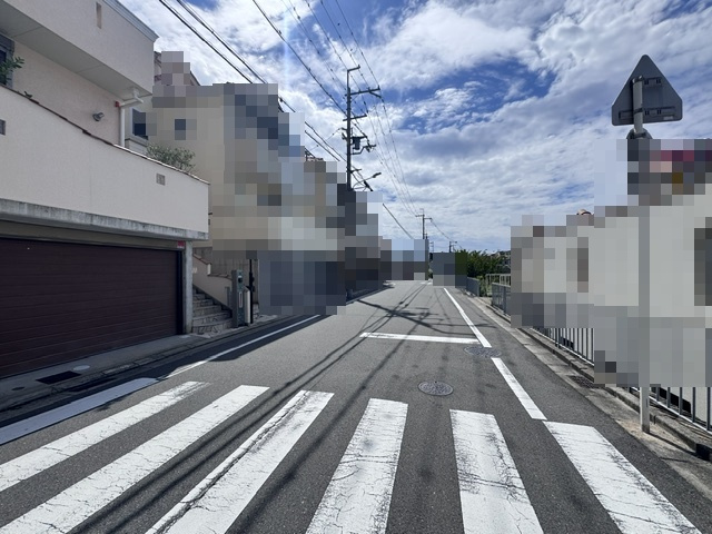【前面道路含む現地写真】の画像