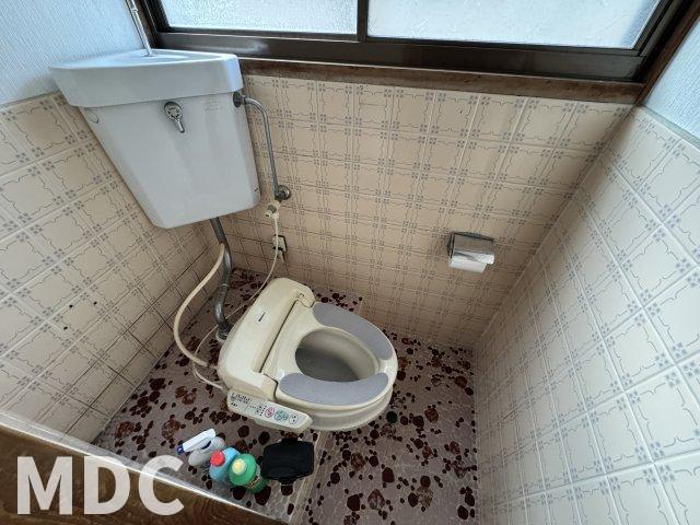 北島江尻戸建のトイレ