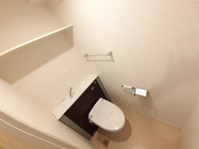 【トイレ】 | 美ら　てぃーだｓⅡ | 落ち着いた色調のトイレです