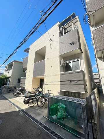 ACROSS GRADOの外観