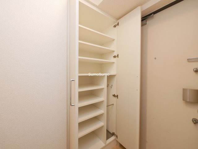 エステムプラザ難波WESTリバークロスの収納
