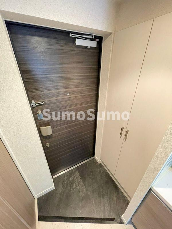 プレサンス松屋町駅前の玄関|明るい玄関です
