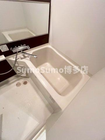 エンクレスト博多ハーモニーの浴室
