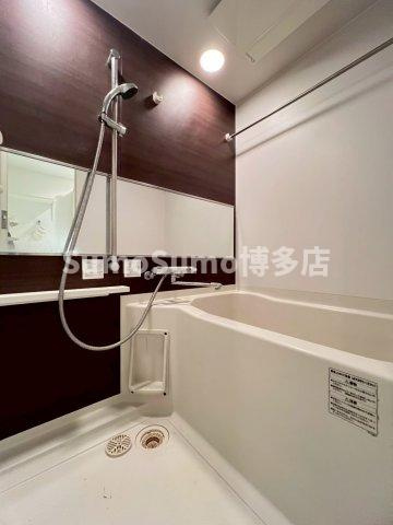 エンクレスト博多ハーモニーの浴室