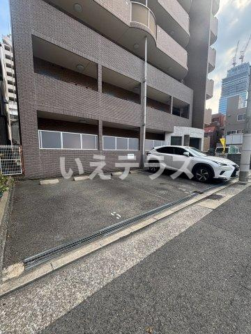 エスポワール三宮パートⅡの駐車場